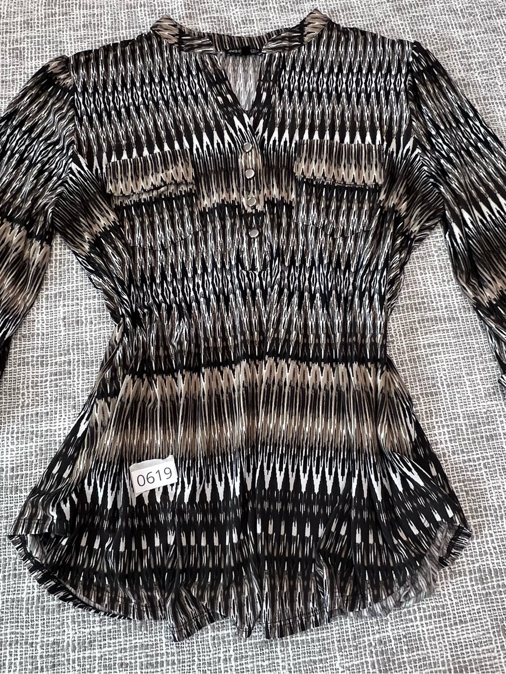 Ava & Grace Black, Tan and White Geometric Button-Front Tunic